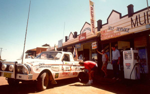 Refuelling the ute at Murchison Roadhouse.